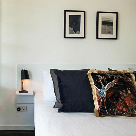 Phaedrus Living: Luxury Suite Nicosia 509 المظهر الخارجي الصورة
